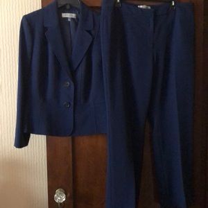 Ladies 2pc suit